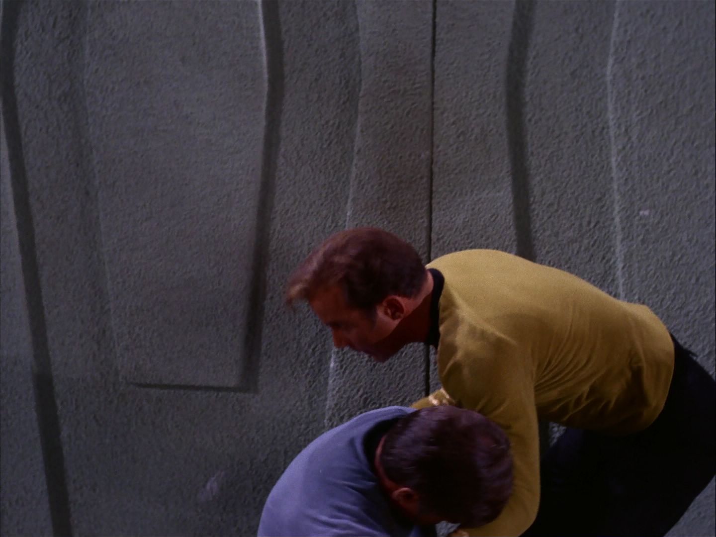 ariane179254_StarTrek_2x07_Catspaw_3070.jpg
