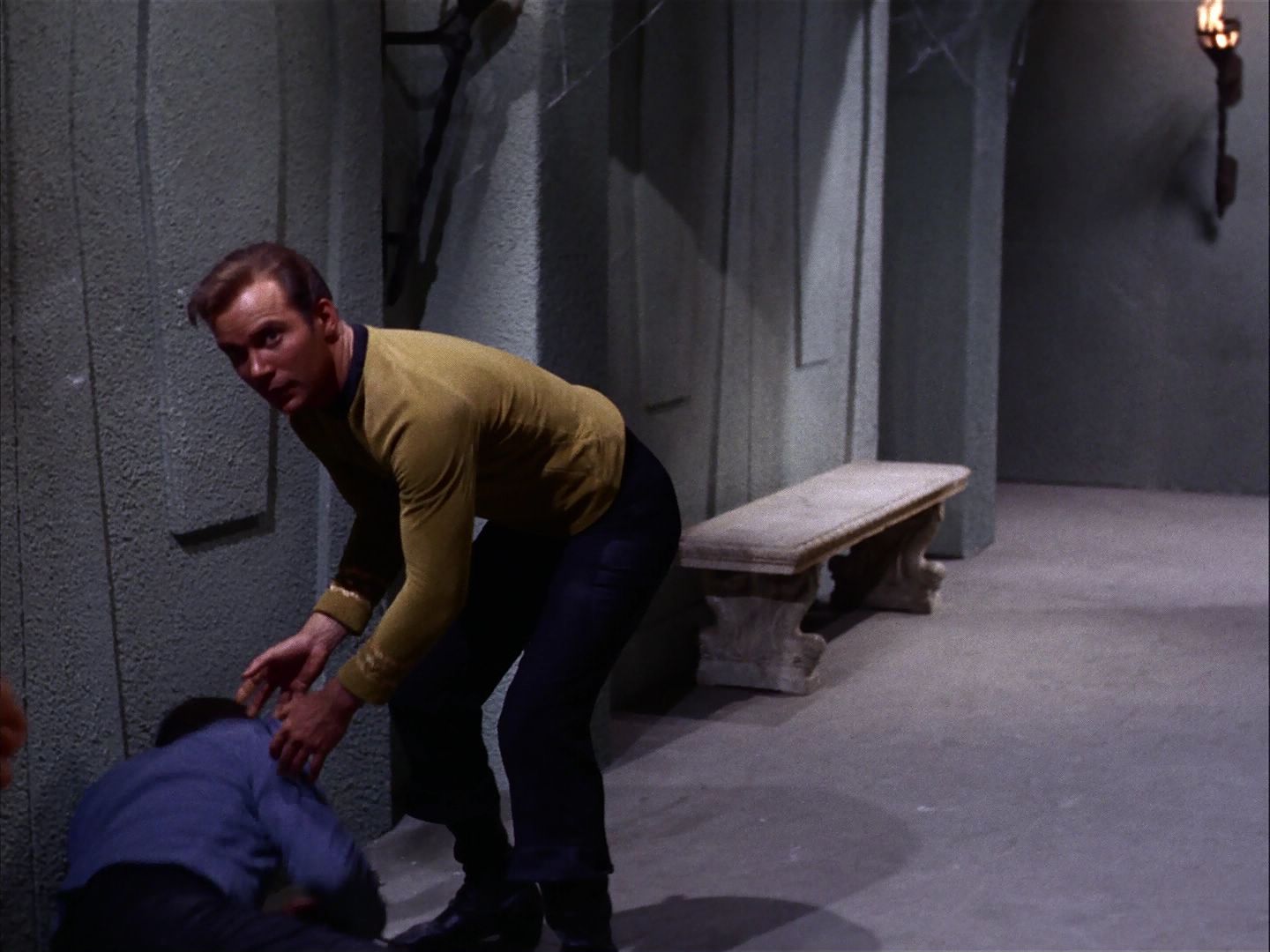 ariane179254_StarTrek_2x07_Catspaw_3072.jpg