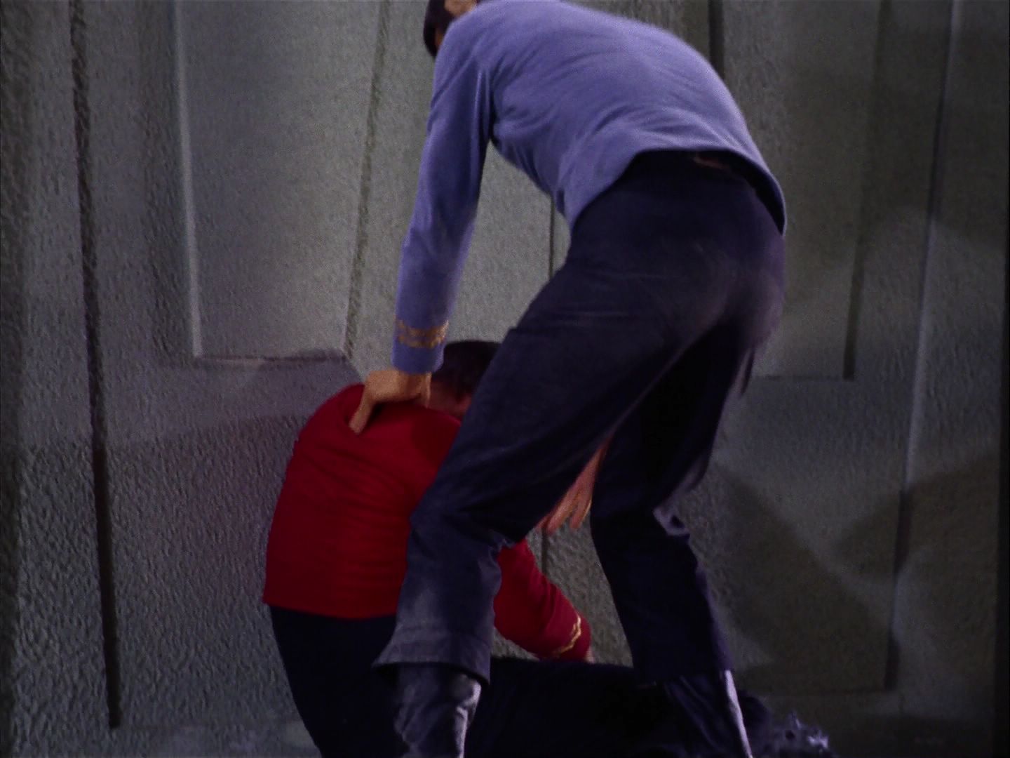 ariane179254_StarTrek_2x07_Catspaw_3083.jpg