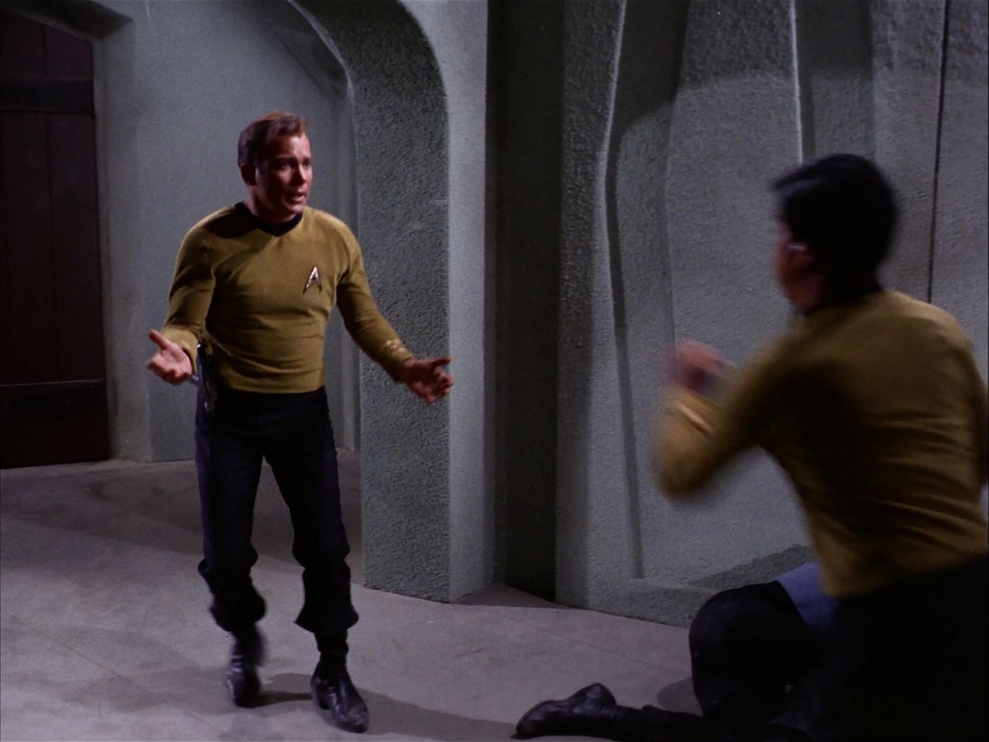 ariane179254_StarTrek_2x07_Catspaw_3089.jpg