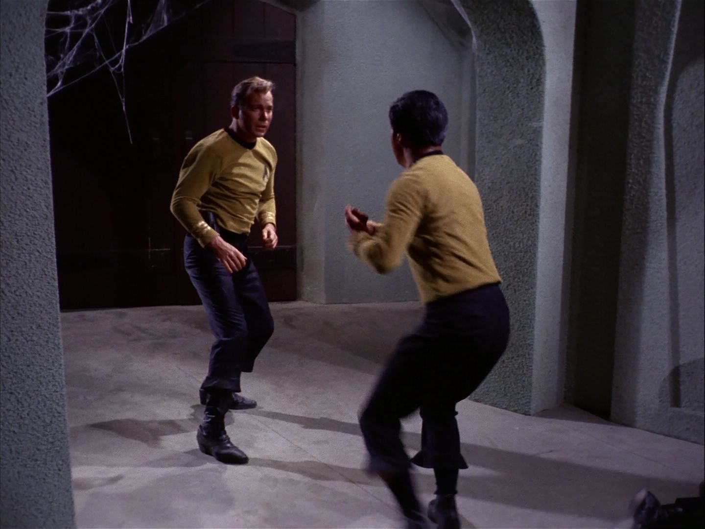 ariane179254_StarTrek_2x07_Catspaw_3091.jpg