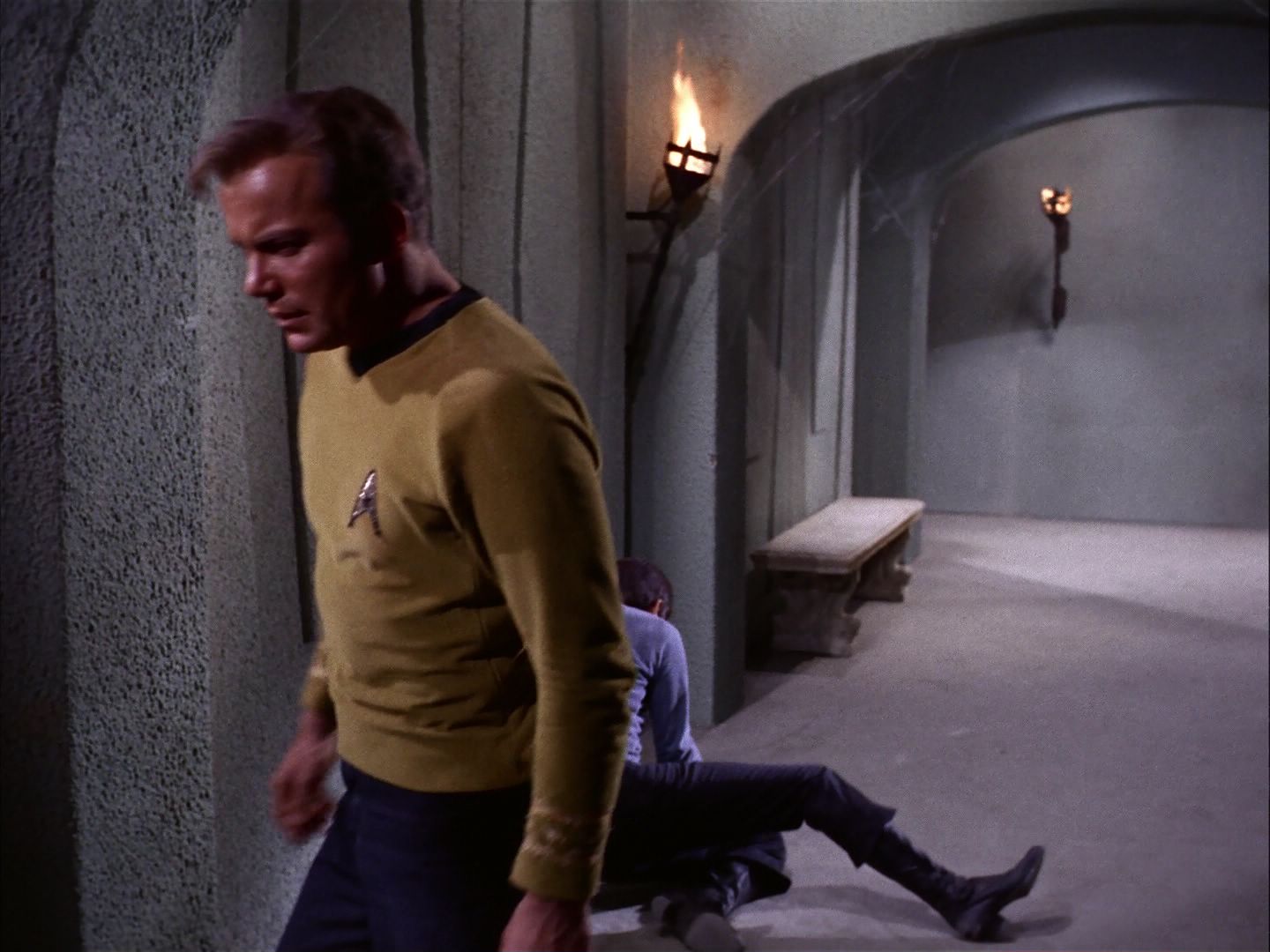 ariane179254_StarTrek_2x07_Catspaw_3097.jpg