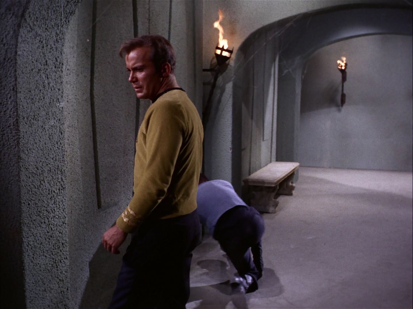 ariane179254_StarTrek_2x07_Catspaw_3098.jpg