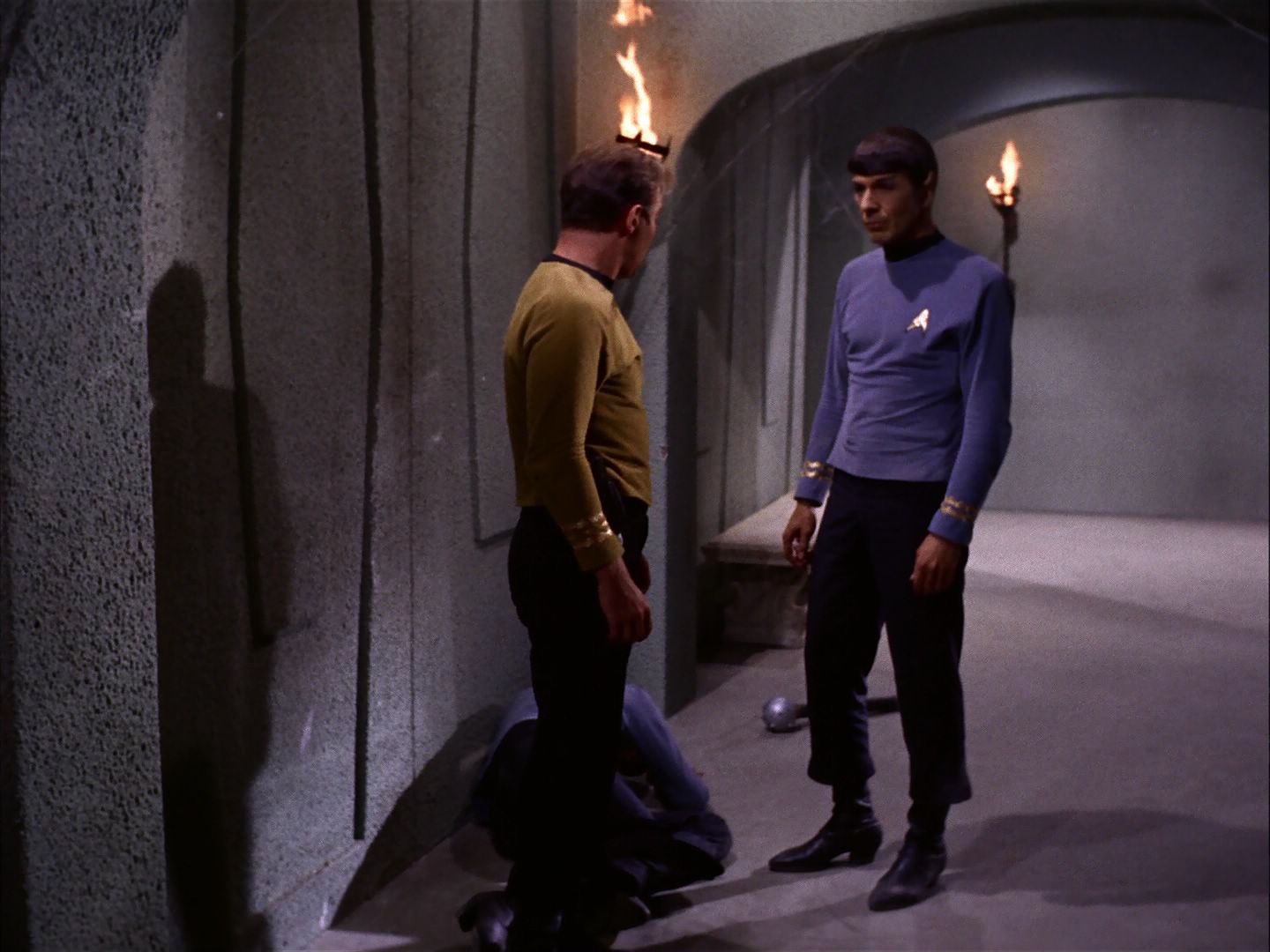 ariane179254_StarTrek_2x07_Catspaw_3121.jpg
