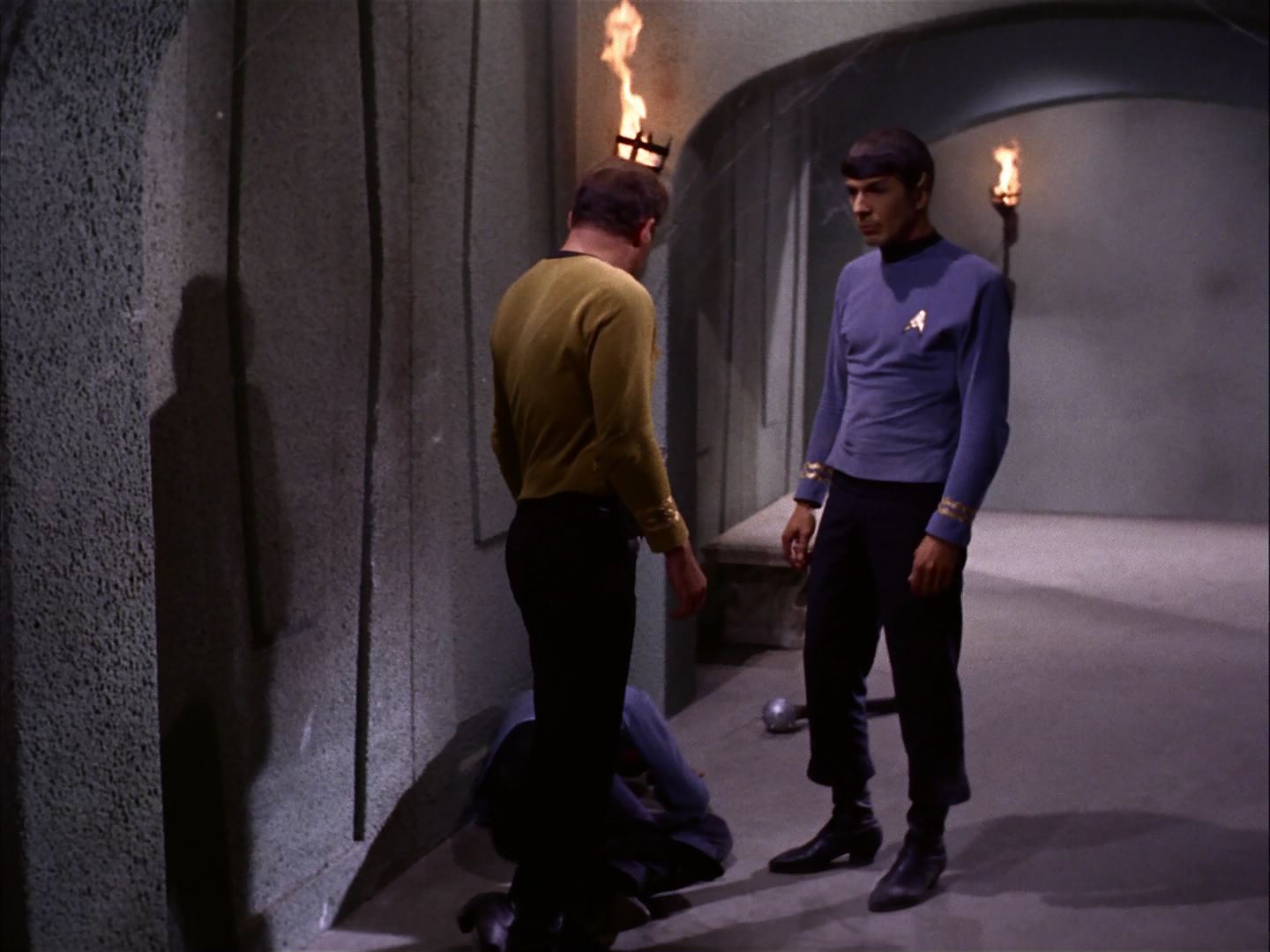 ariane179254_StarTrek_2x07_Catspaw_3122.jpg