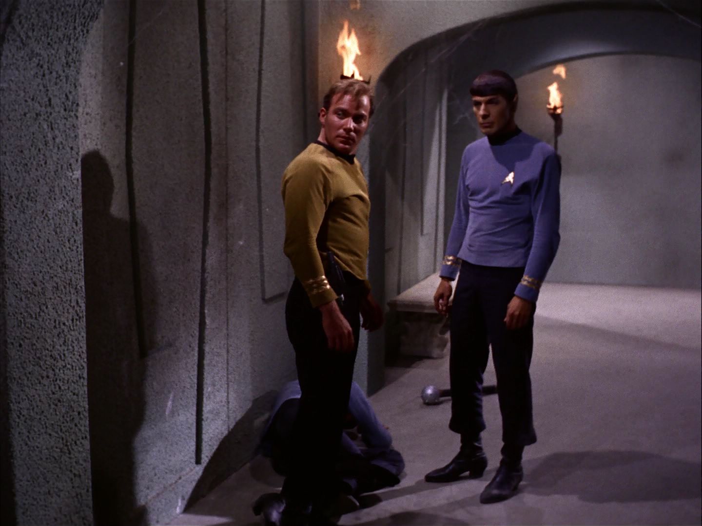 ariane179254_StarTrek_2x07_Catspaw_3123.jpg