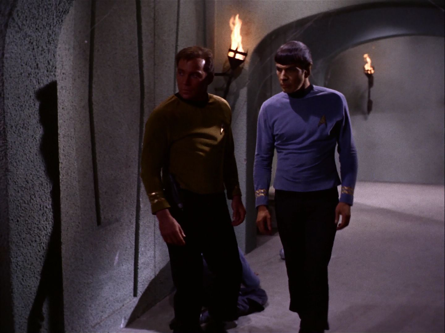 ariane179254_StarTrek_2x07_Catspaw_3125.jpg