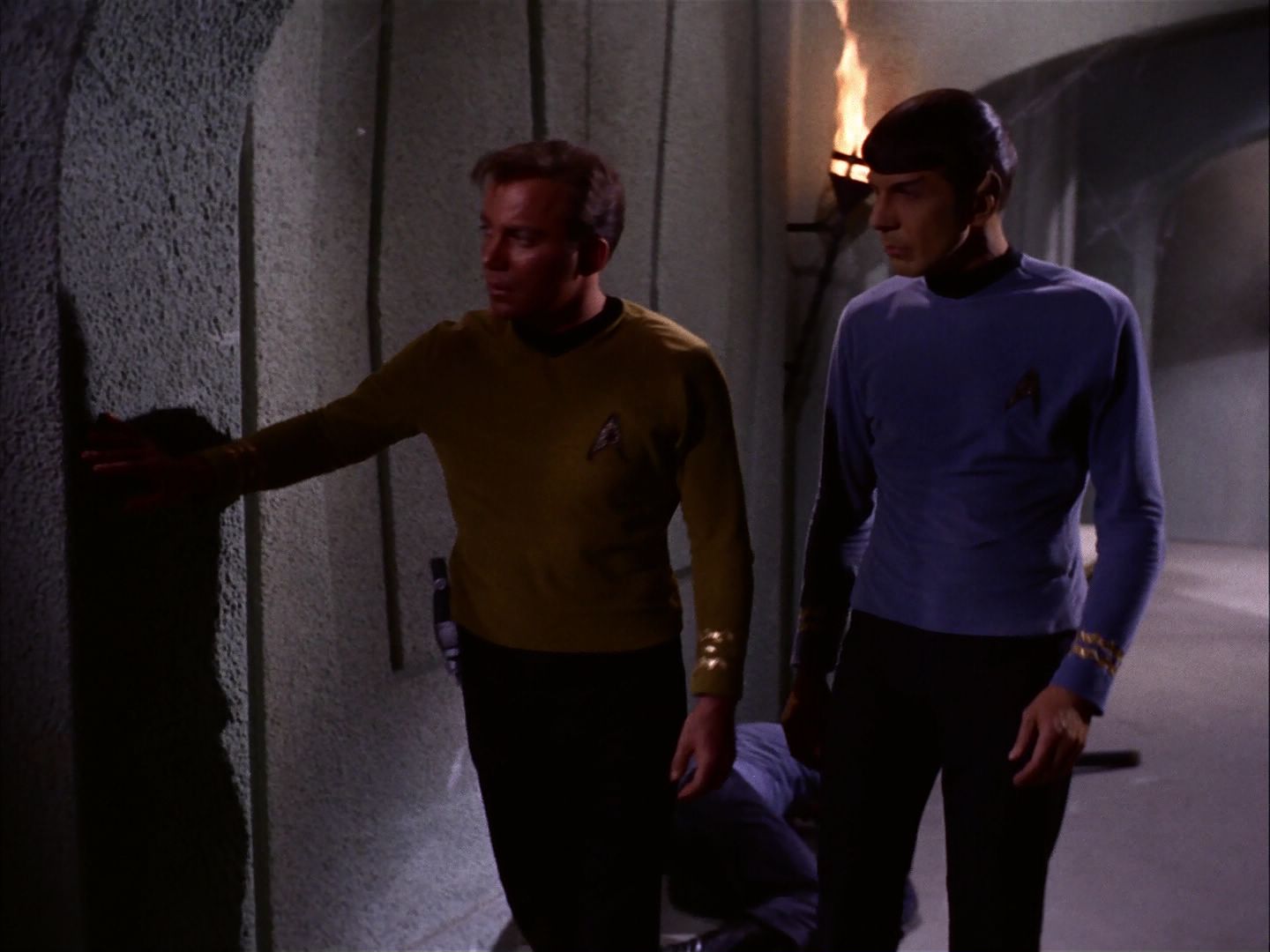 ariane179254_StarTrek_2x07_Catspaw_3126.jpg