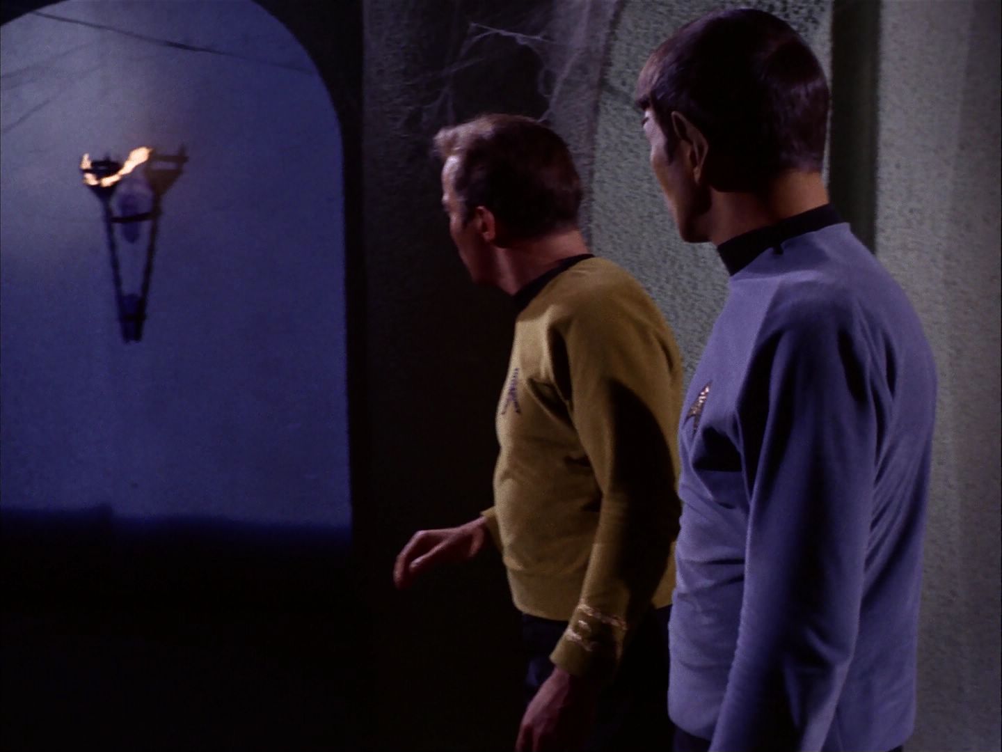 ariane179254_StarTrek_2x07_Catspaw_3129.jpg