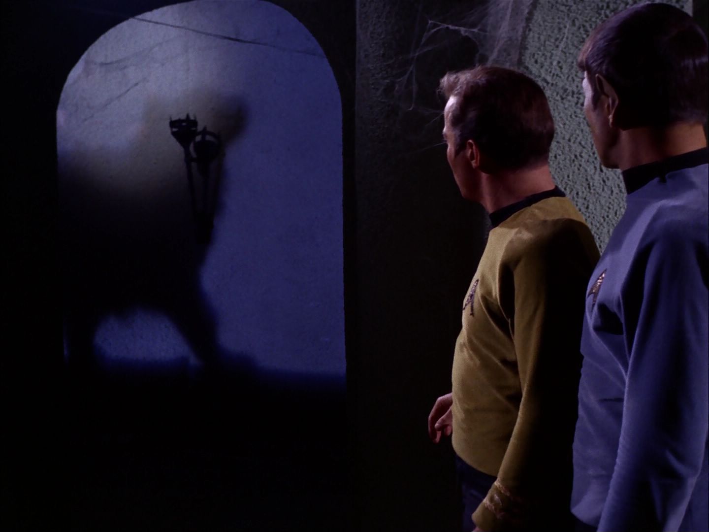 ariane179254_StarTrek_2x07_Catspaw_3135.jpg