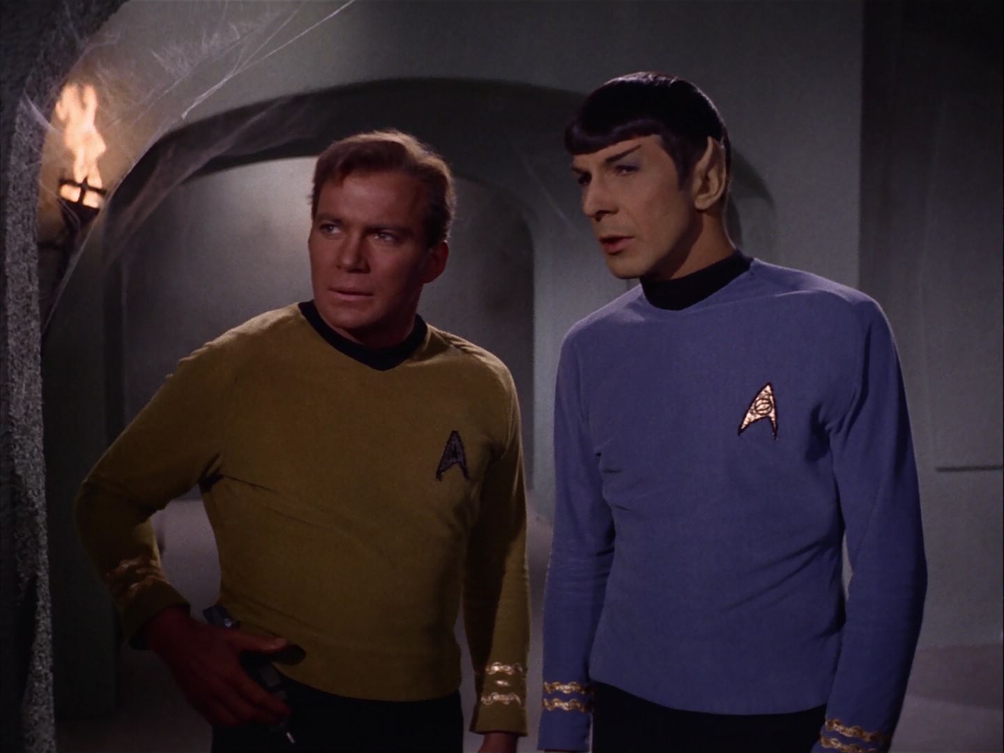 ariane179254_StarTrek_2x07_Catspaw_3140.jpg