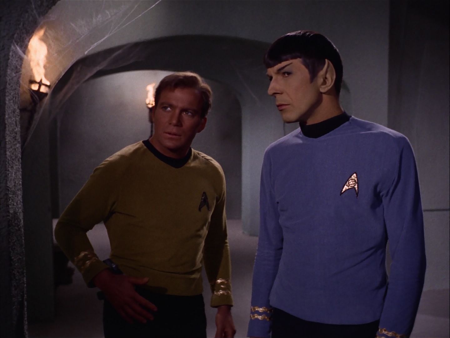 ariane179254_StarTrek_2x07_Catspaw_3149.jpg