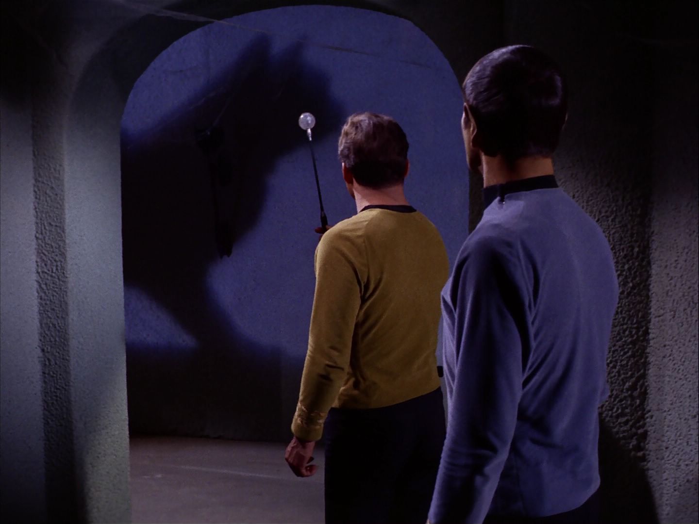 ariane179254_StarTrek_2x07_Catspaw_3181.jpg