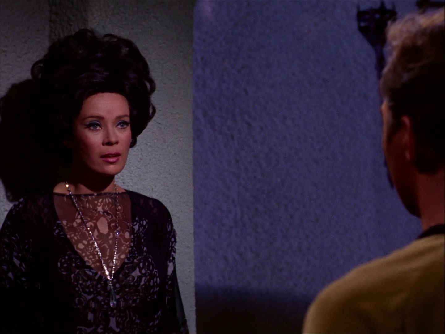 ariane179254_StarTrek_2x07_Catspaw_3204.jpg