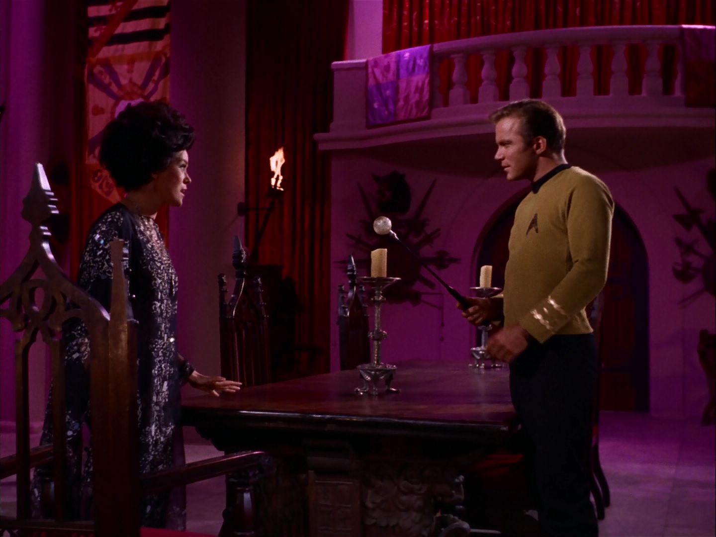ariane179254_StarTrek_2x07_Catspaw_3254.jpg