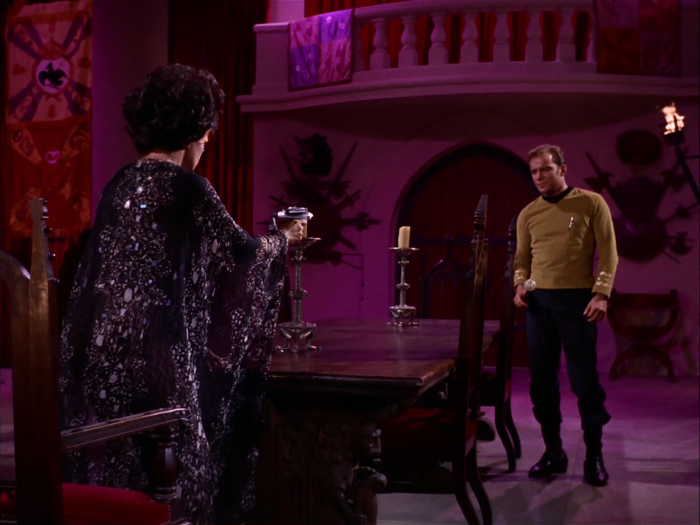 ariane179254_StarTrek_2x07_Catspaw_3289.jpg