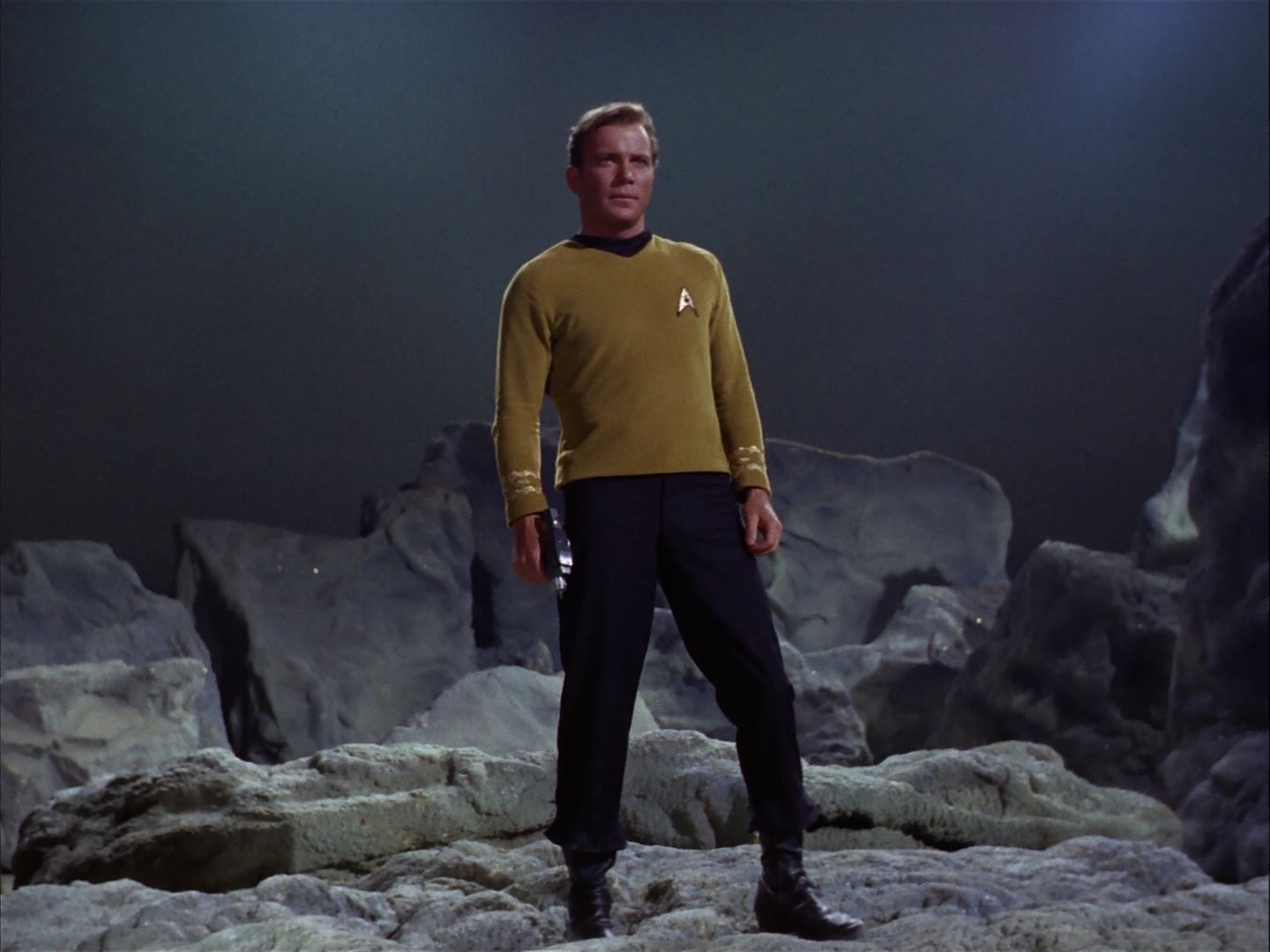 ariane179254_StarTrek_2x07_Catspaw_3296.jpg