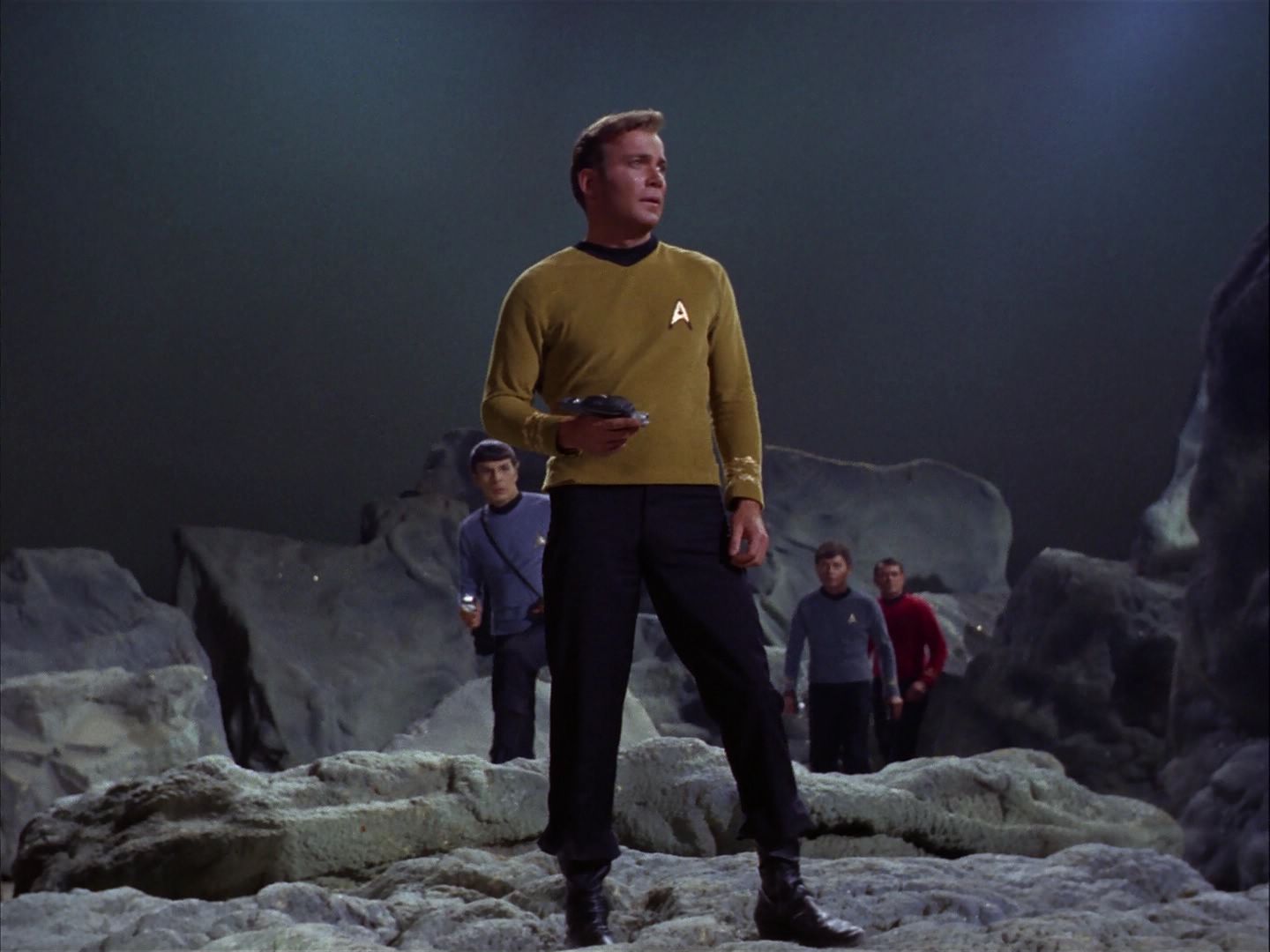 ariane179254_StarTrek_2x07_Catspaw_3306.jpg