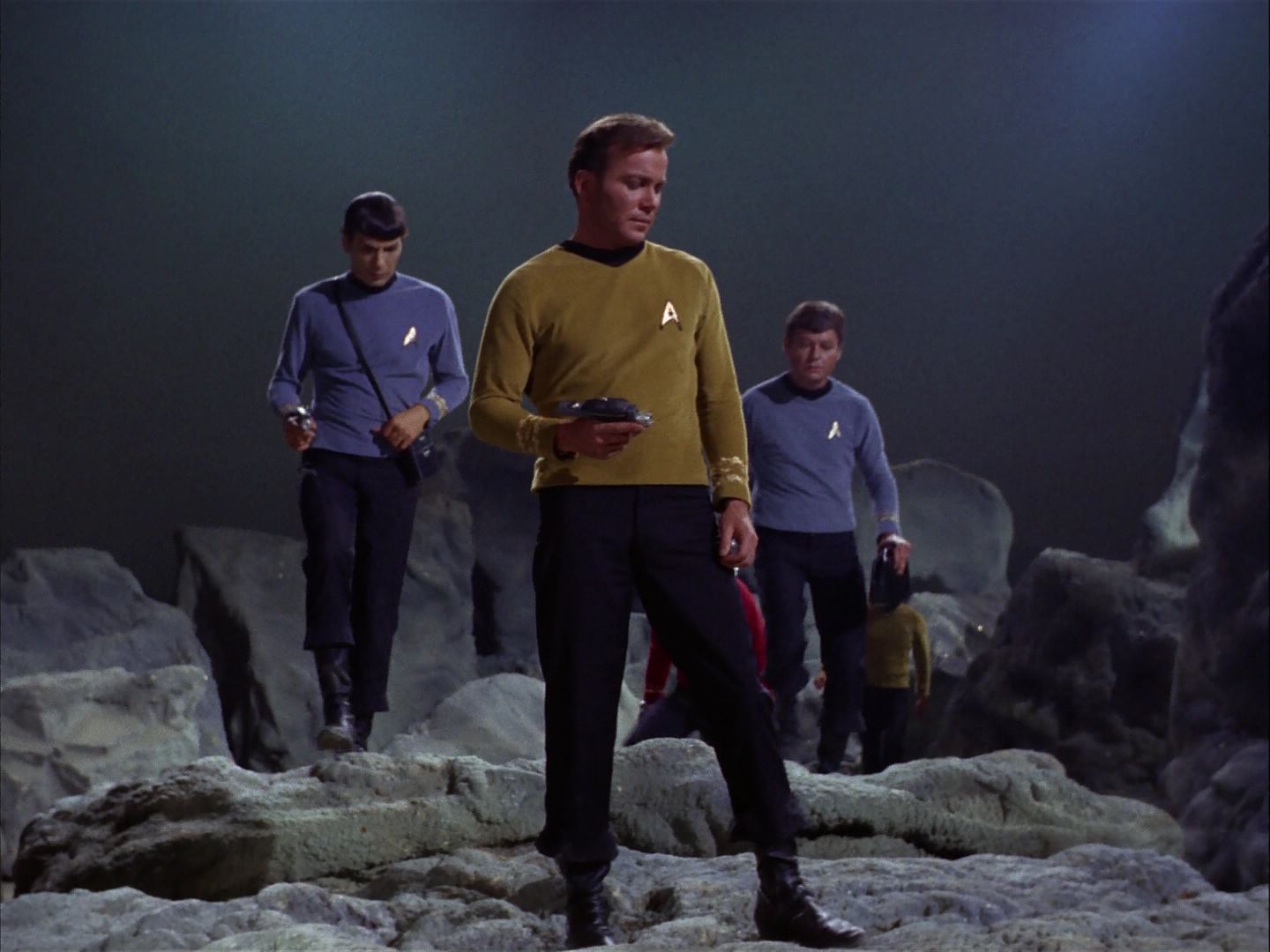 ariane179254_StarTrek_2x07_Catspaw_3309.jpg