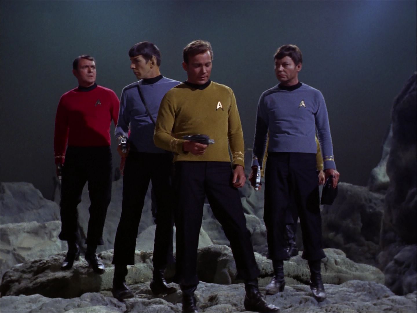 ariane179254_StarTrek_2x07_Catspaw_3315.jpg