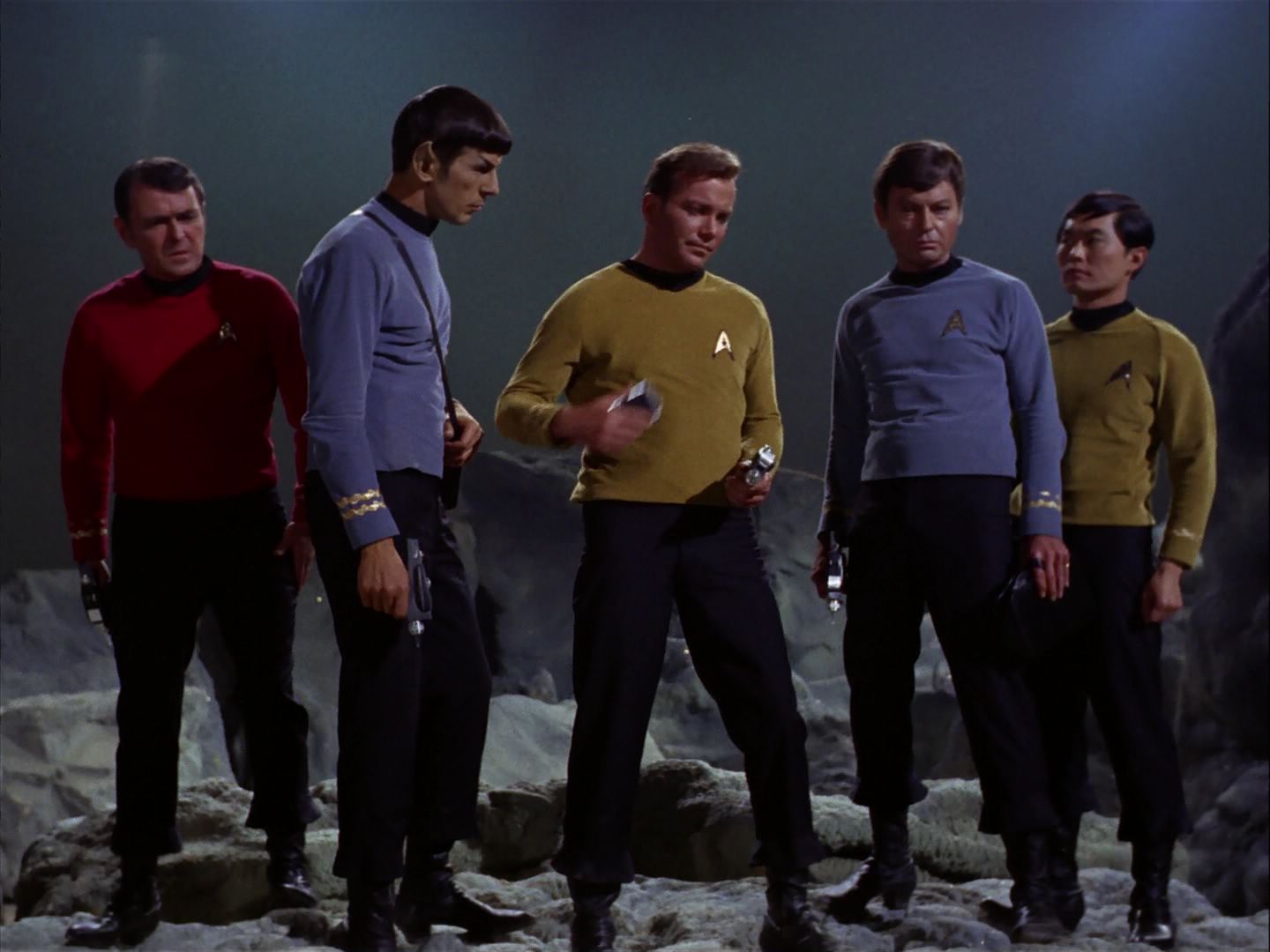ariane179254_StarTrek_2x07_Catspaw_3367.jpg