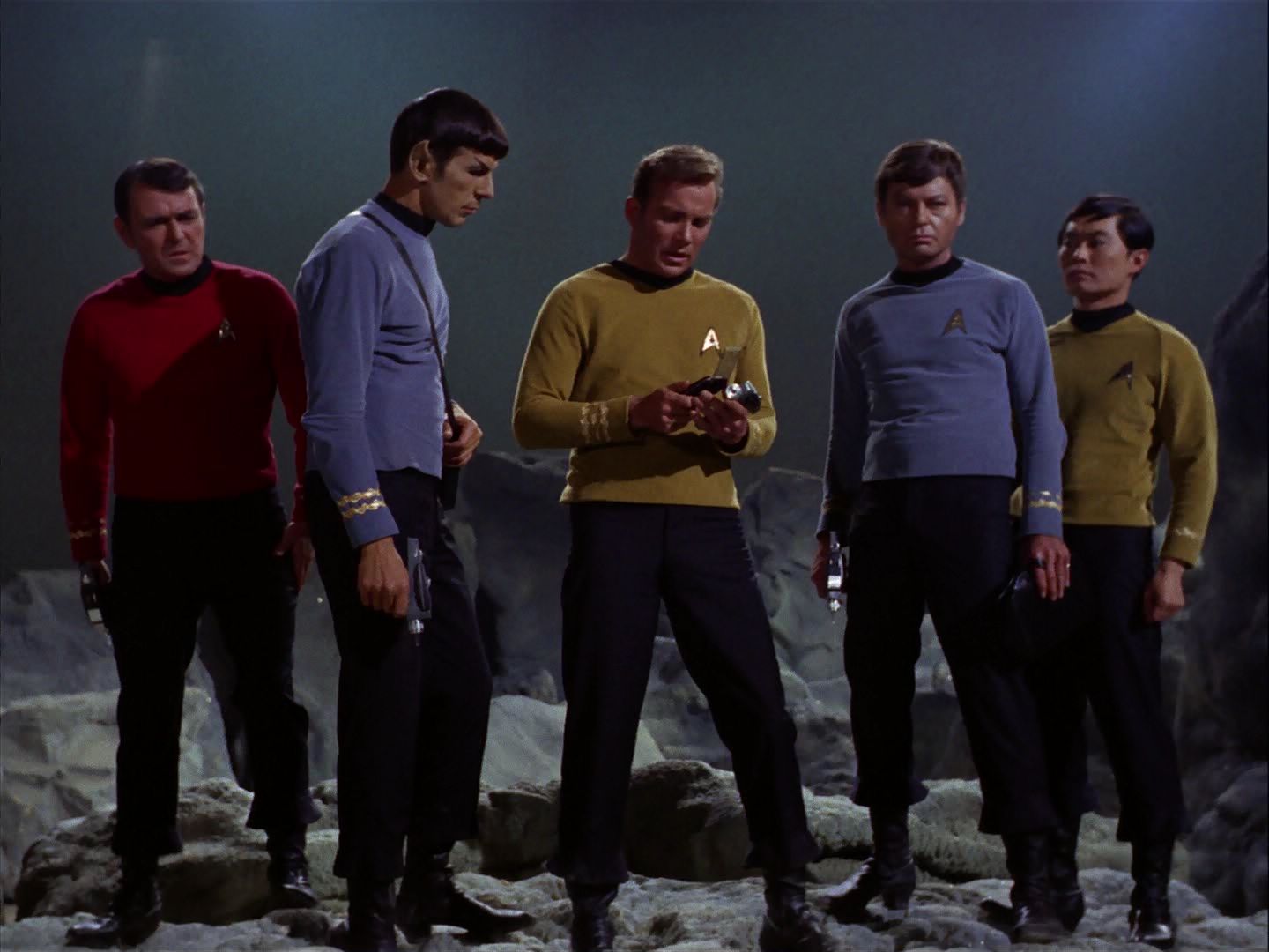 ariane179254_StarTrek_2x07_Catspaw_3368.jpg