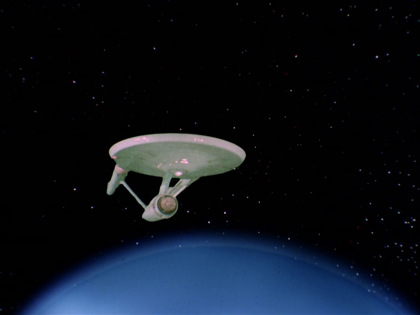 ariane179254_StarTrek_2x07_Catspaw_3383.jpg