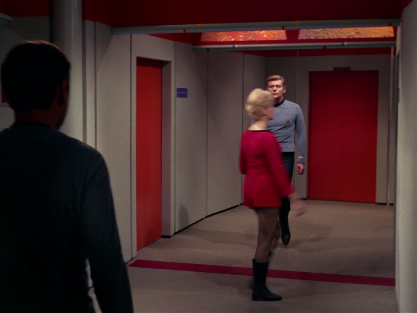 ariane179254_StarTrek_2x08_IMudd_0009.jpg