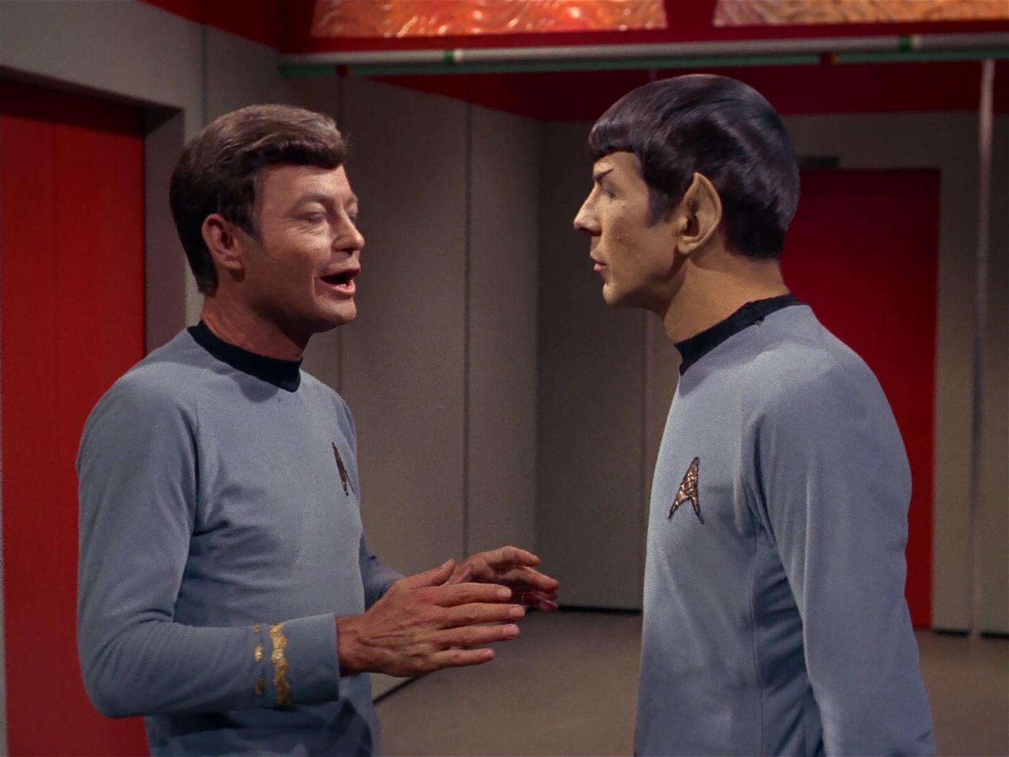 ariane179254_StarTrek_2x08_IMudd_0054.jpg