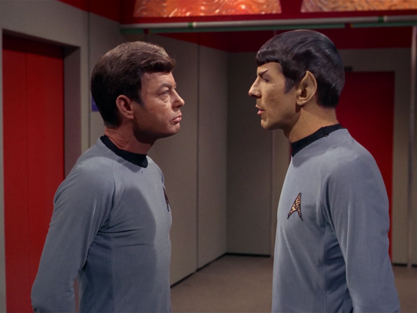 ariane179254_StarTrek_2x08_IMudd_0080.jpg