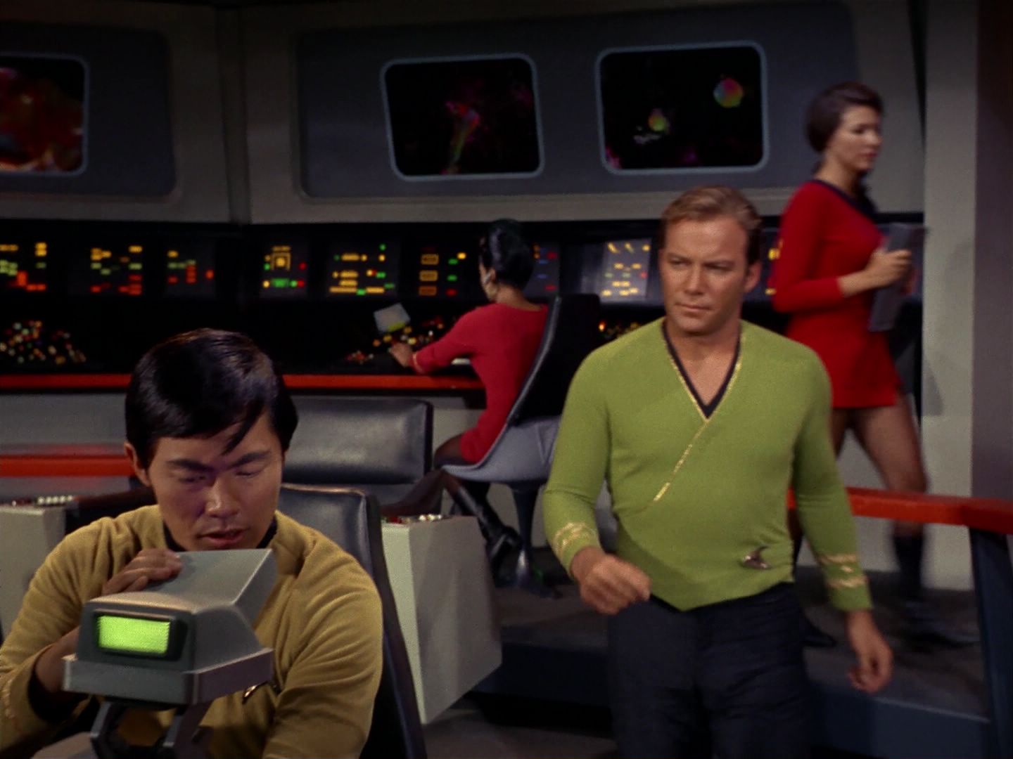ariane179254_StarTrek_2x08_IMudd_0117.jpg