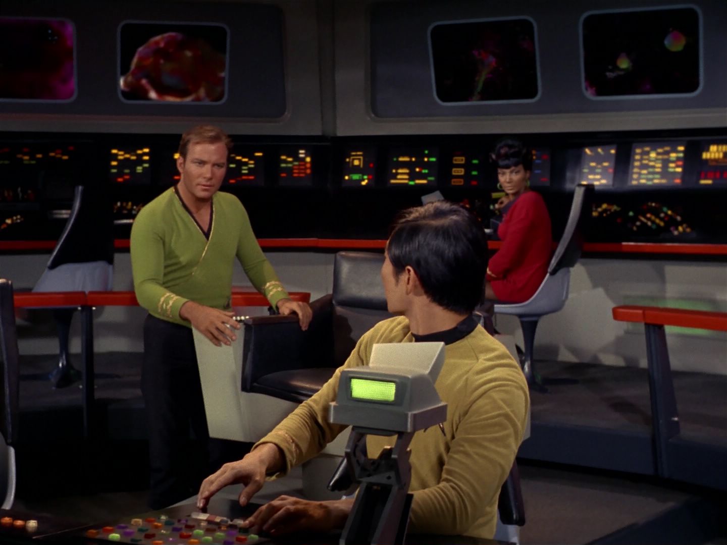 ariane179254_StarTrek_2x08_IMudd_0139.jpg