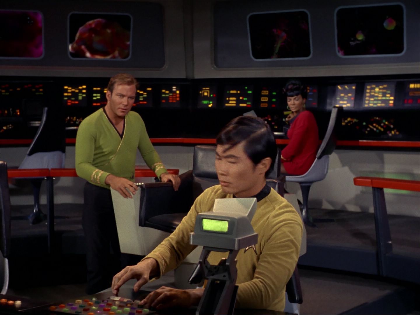 ariane179254_StarTrek_2x08_IMudd_0140.jpg