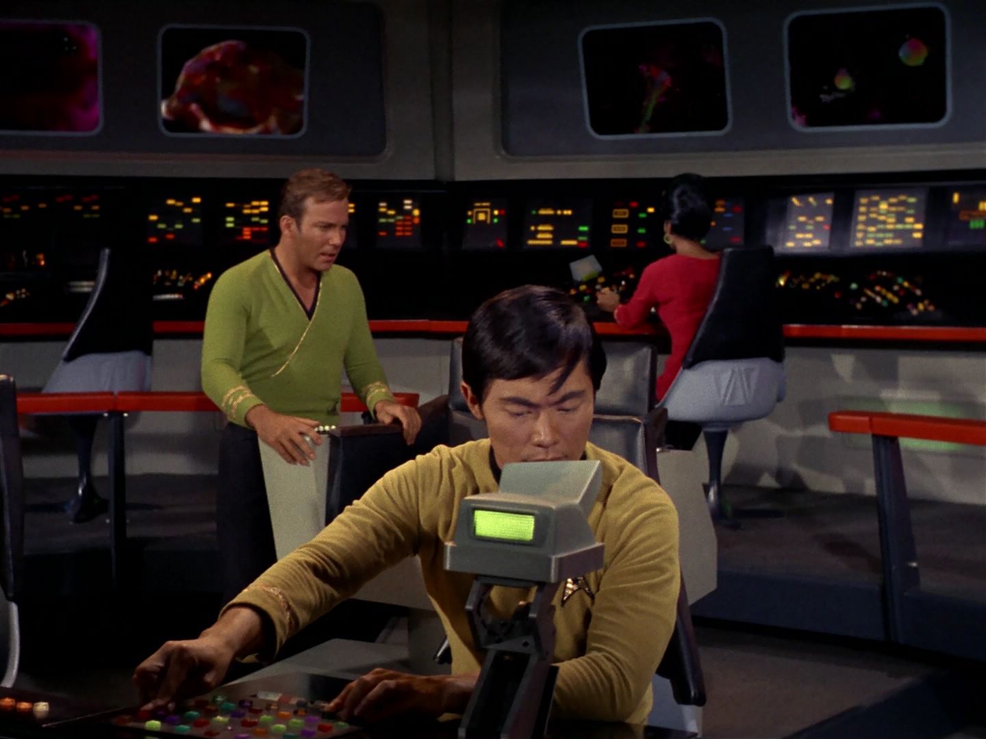 ariane179254_StarTrek_2x08_IMudd_0148.jpg