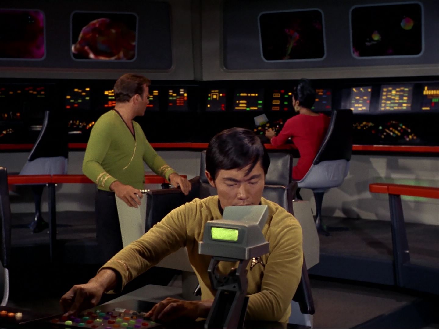 ariane179254_StarTrek_2x08_IMudd_0149.jpg