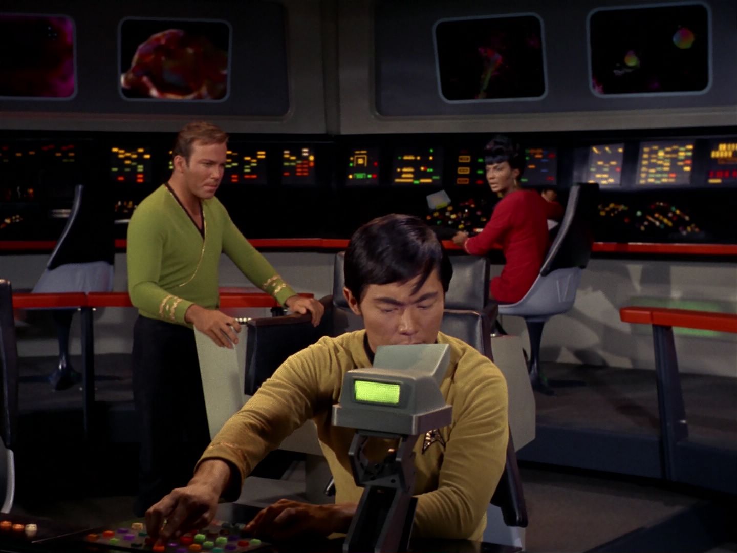 ariane179254_StarTrek_2x08_IMudd_0152.jpg