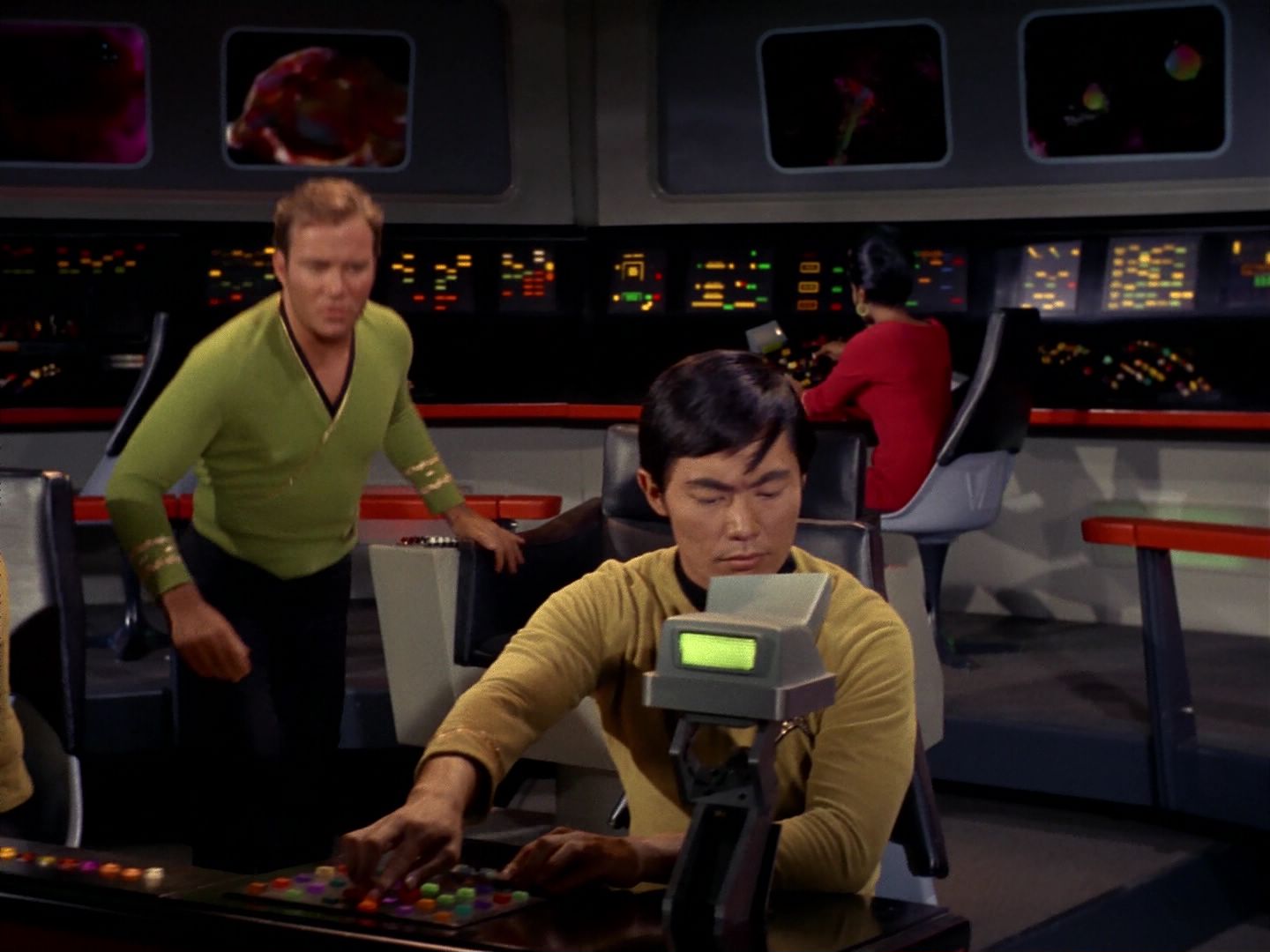 ariane179254_StarTrek_2x08_IMudd_0154.jpg