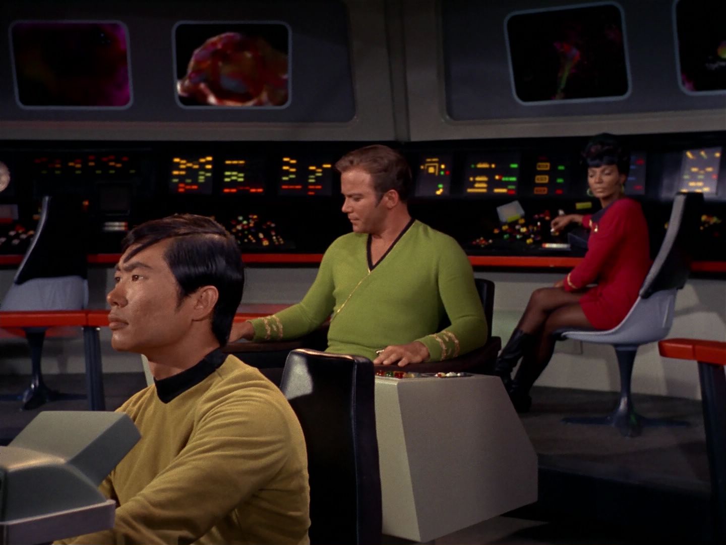 ariane179254_StarTrek_2x08_IMudd_0201.jpg