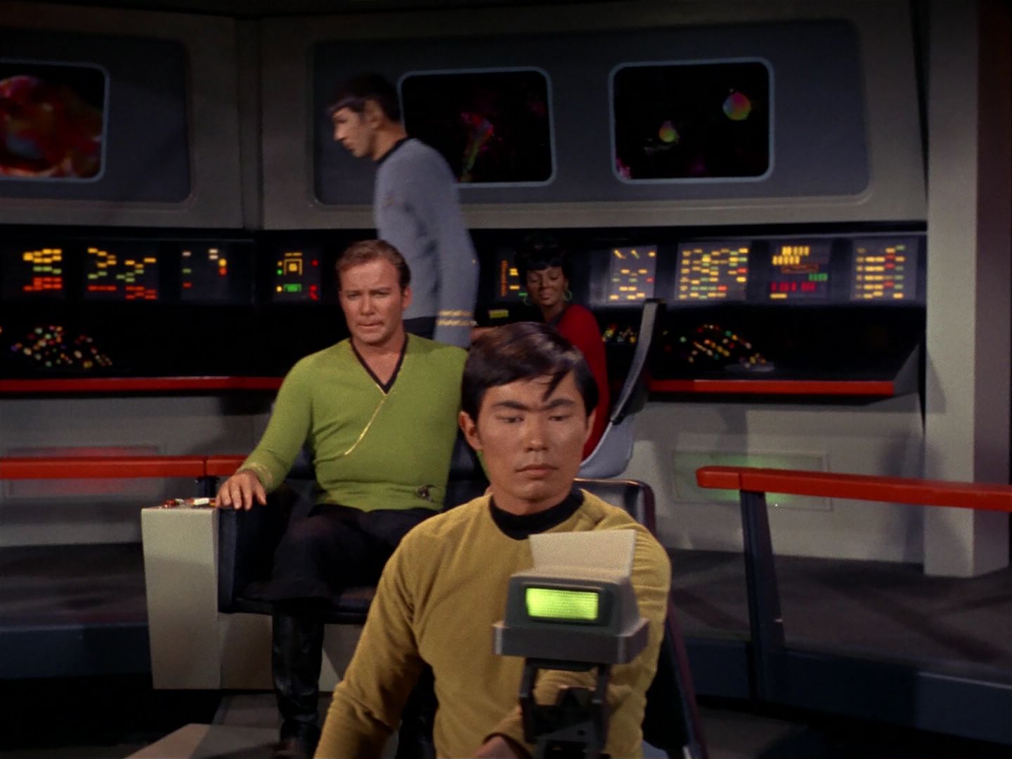 ariane179254_StarTrek_2x08_IMudd_0209.jpg