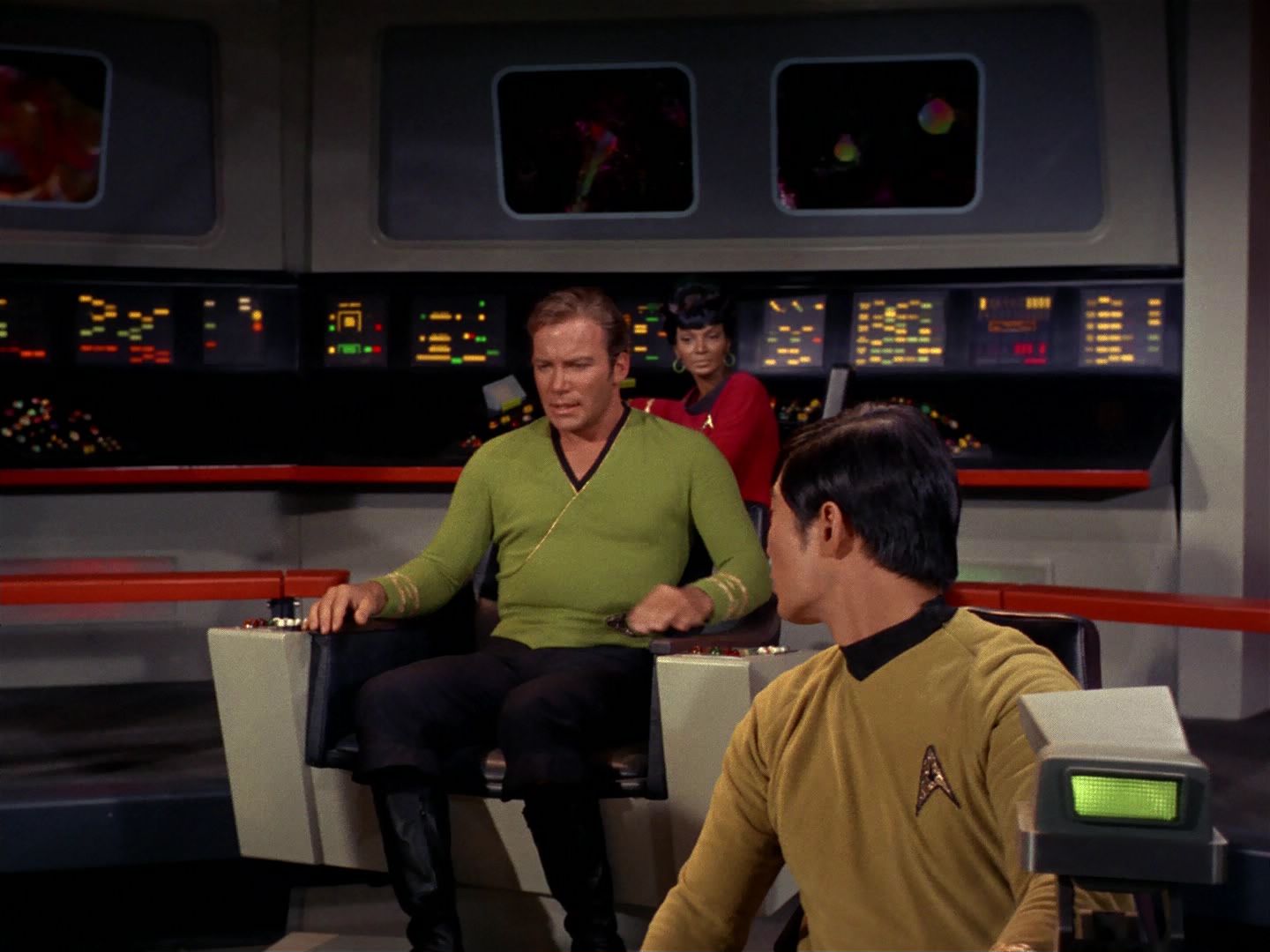 ariane179254_StarTrek_2x08_IMudd_0211.jpg