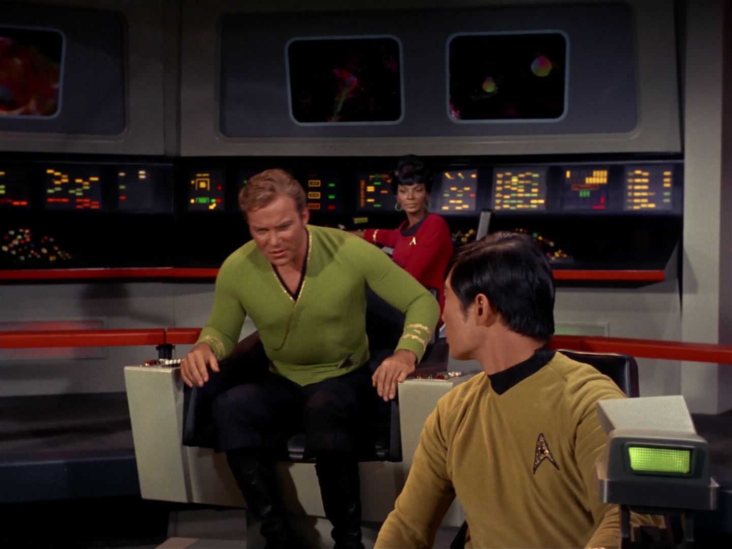 ariane179254_StarTrek_2x08_IMudd_0212.jpg