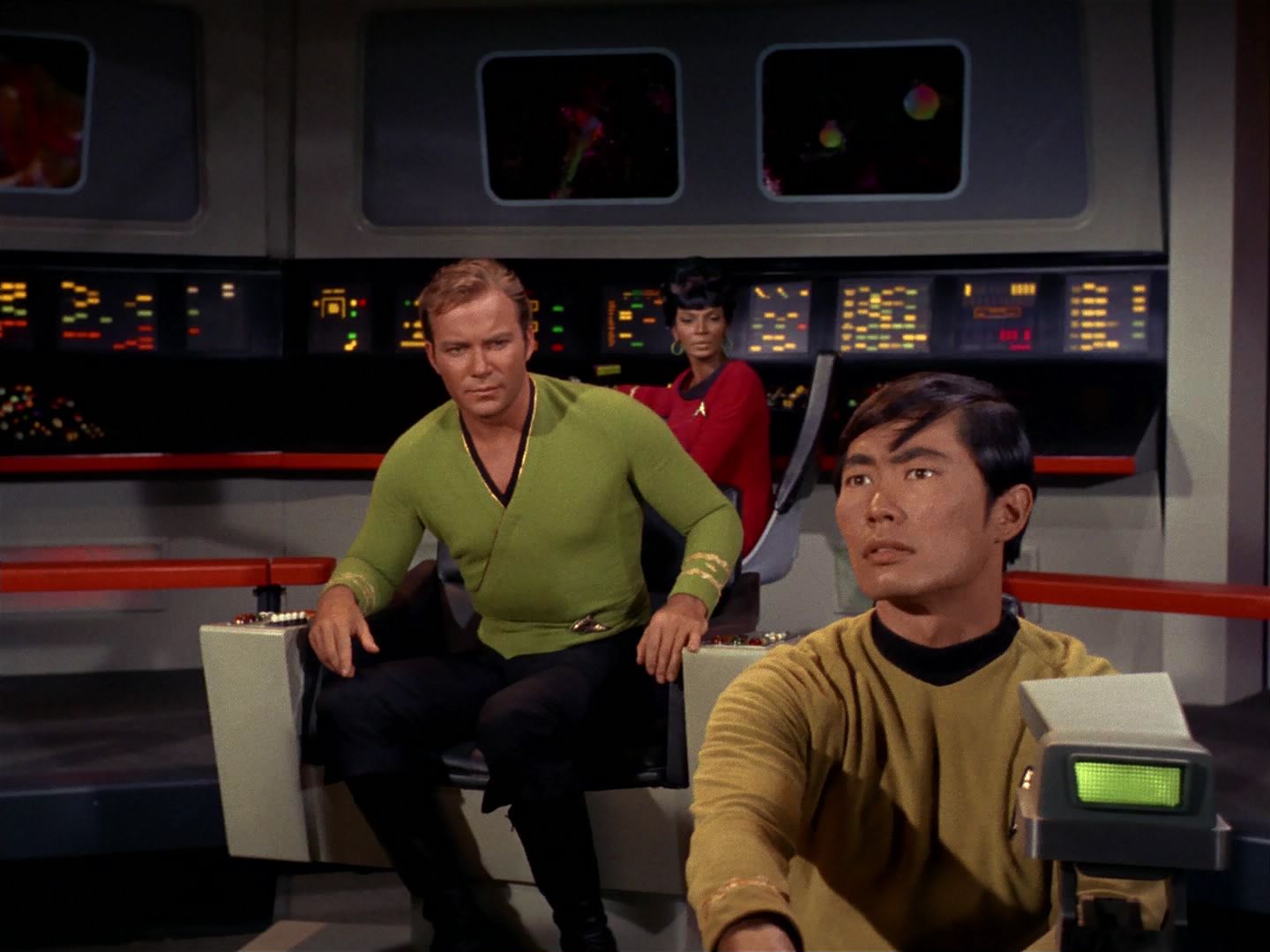 ariane179254_StarTrek_2x08_IMudd_0219.jpg