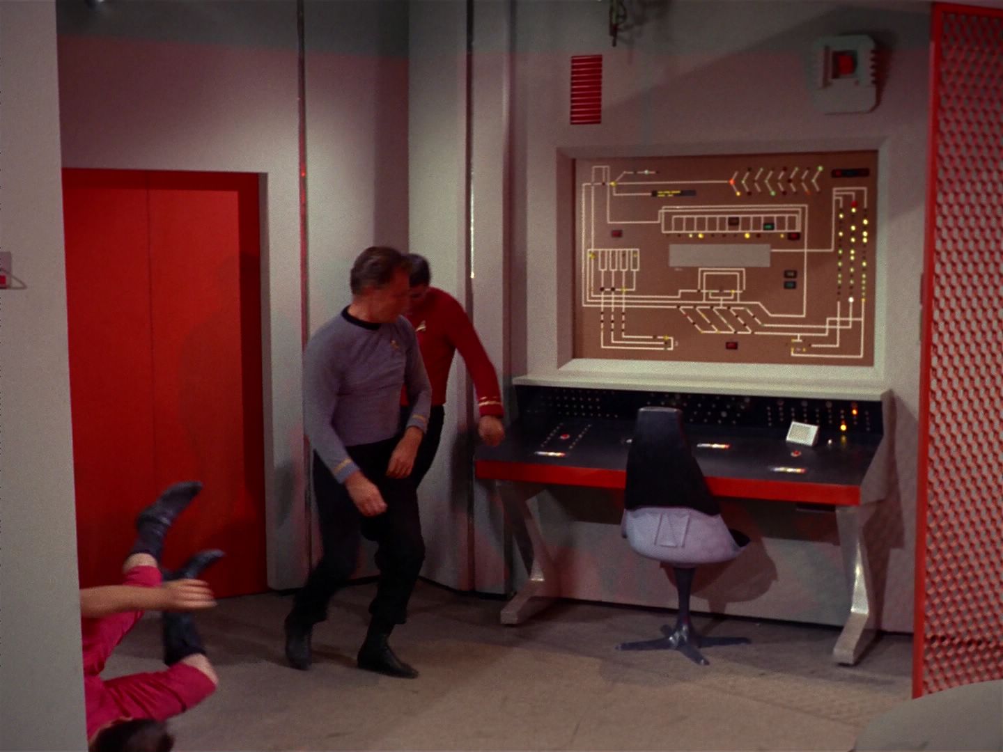 ariane179254_StarTrek_2x08_IMudd_0238.jpg