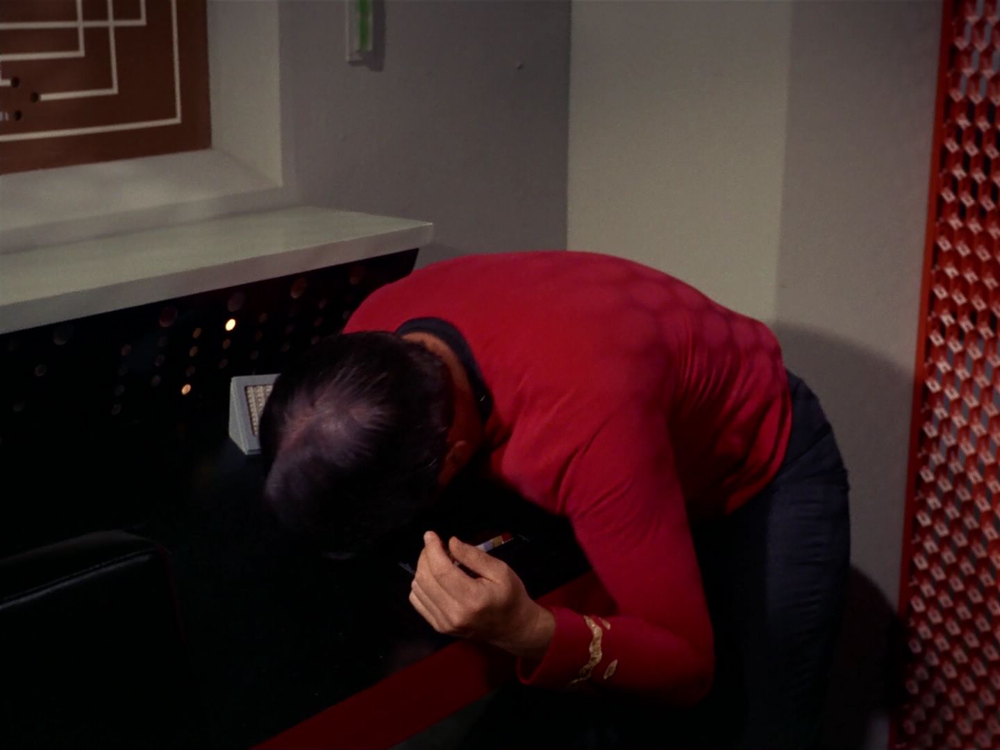 ariane179254_StarTrek_2x08_IMudd_0241.jpg