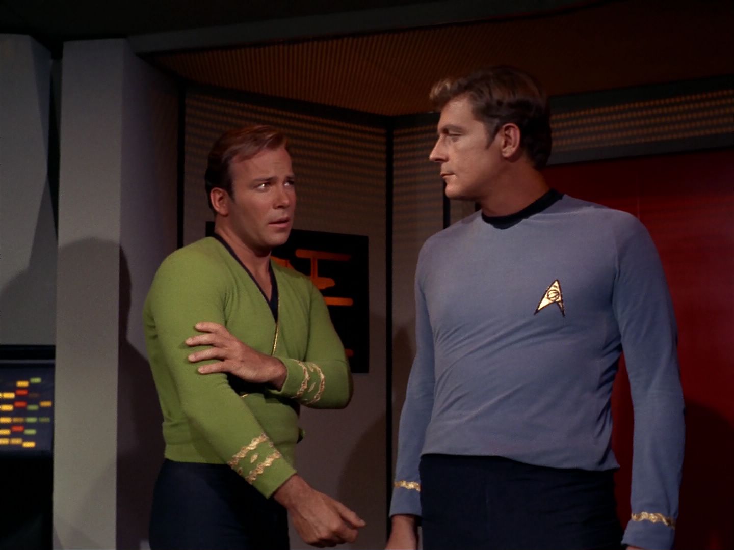 ariane179254_StarTrek_2x08_IMudd_0303.jpg
