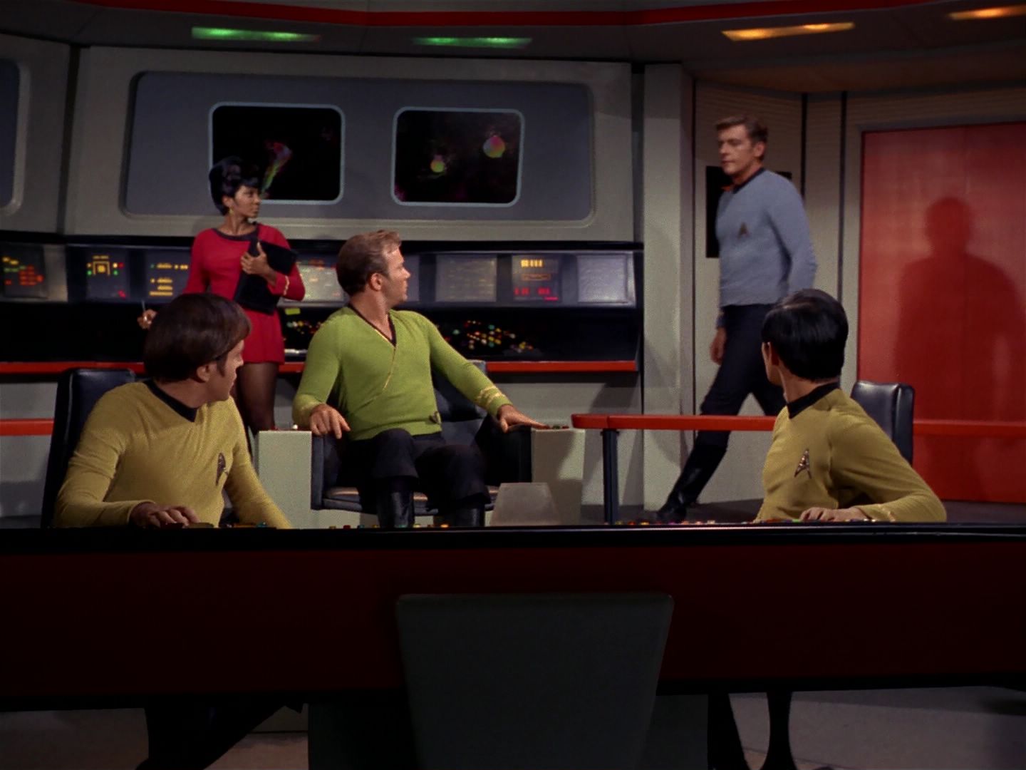 ariane179254_StarTrek_2x08_IMudd_0570.jpg