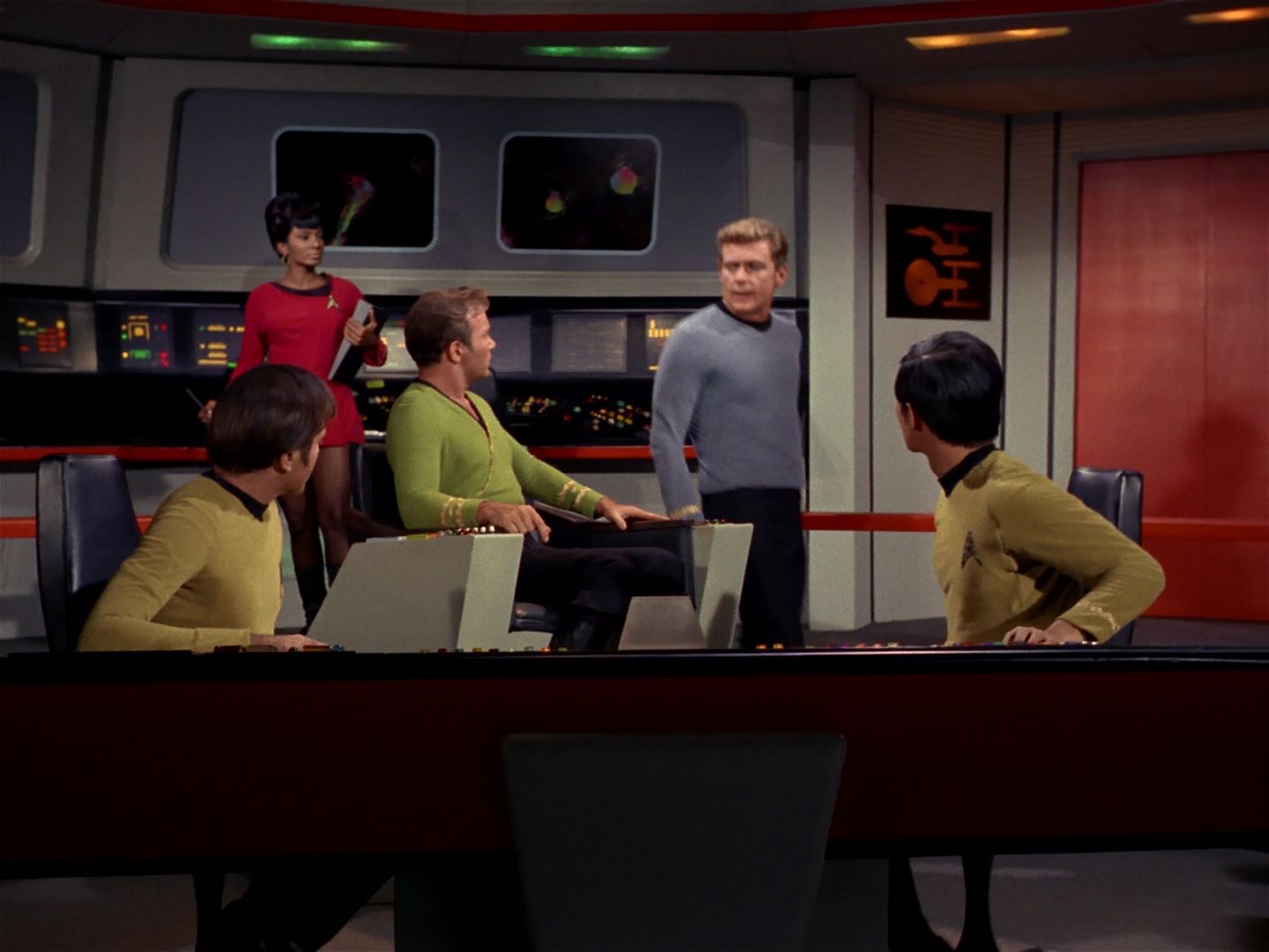ariane179254_StarTrek_2x08_IMudd_0573.jpg