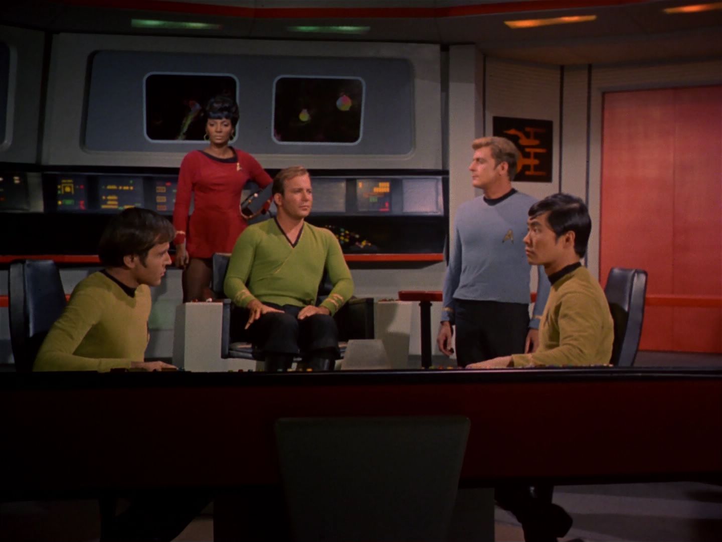 ariane179254_StarTrek_2x08_IMudd_0622.jpg