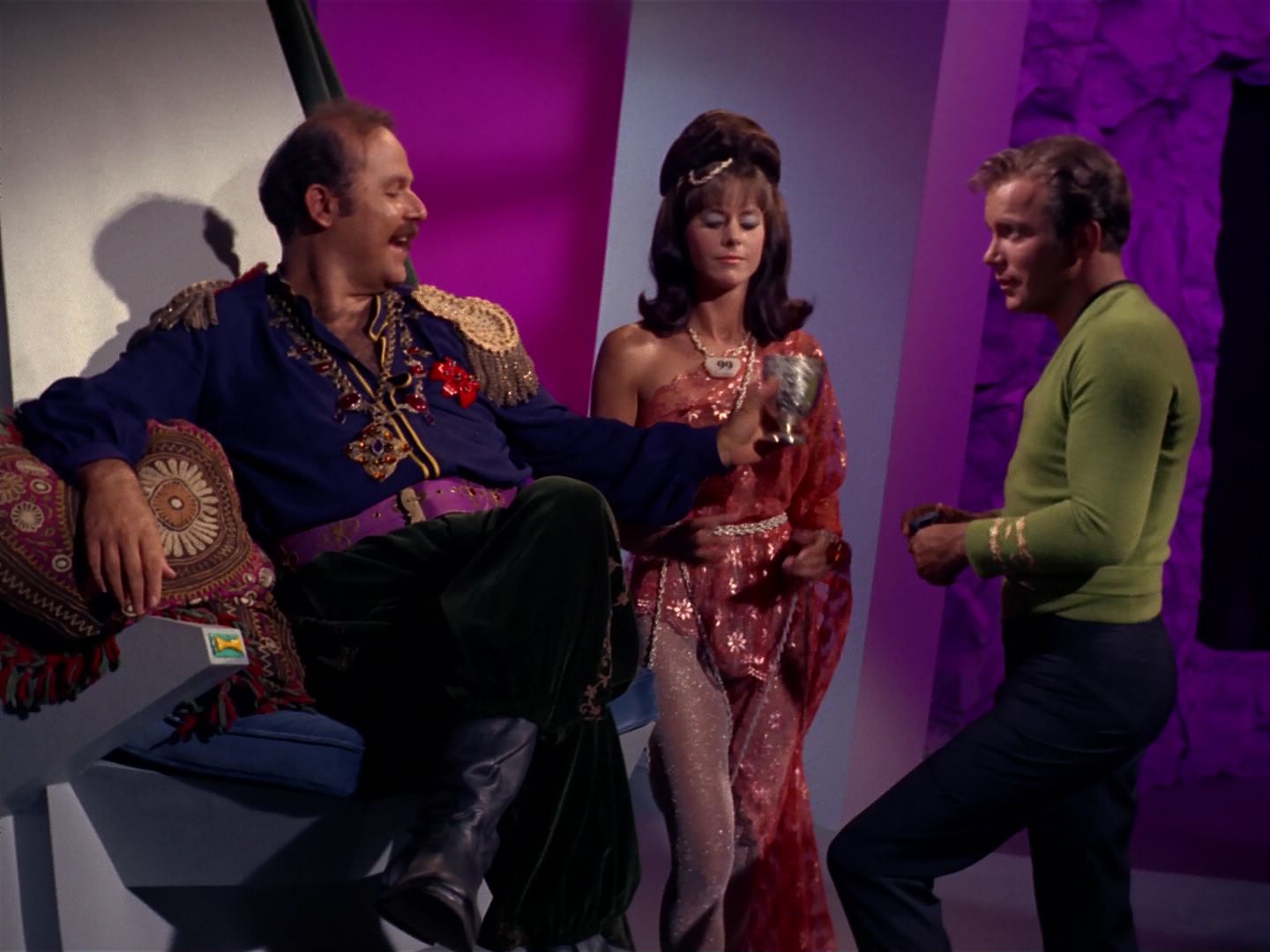ariane179254_StarTrek_2x08_IMudd_0723.jpg