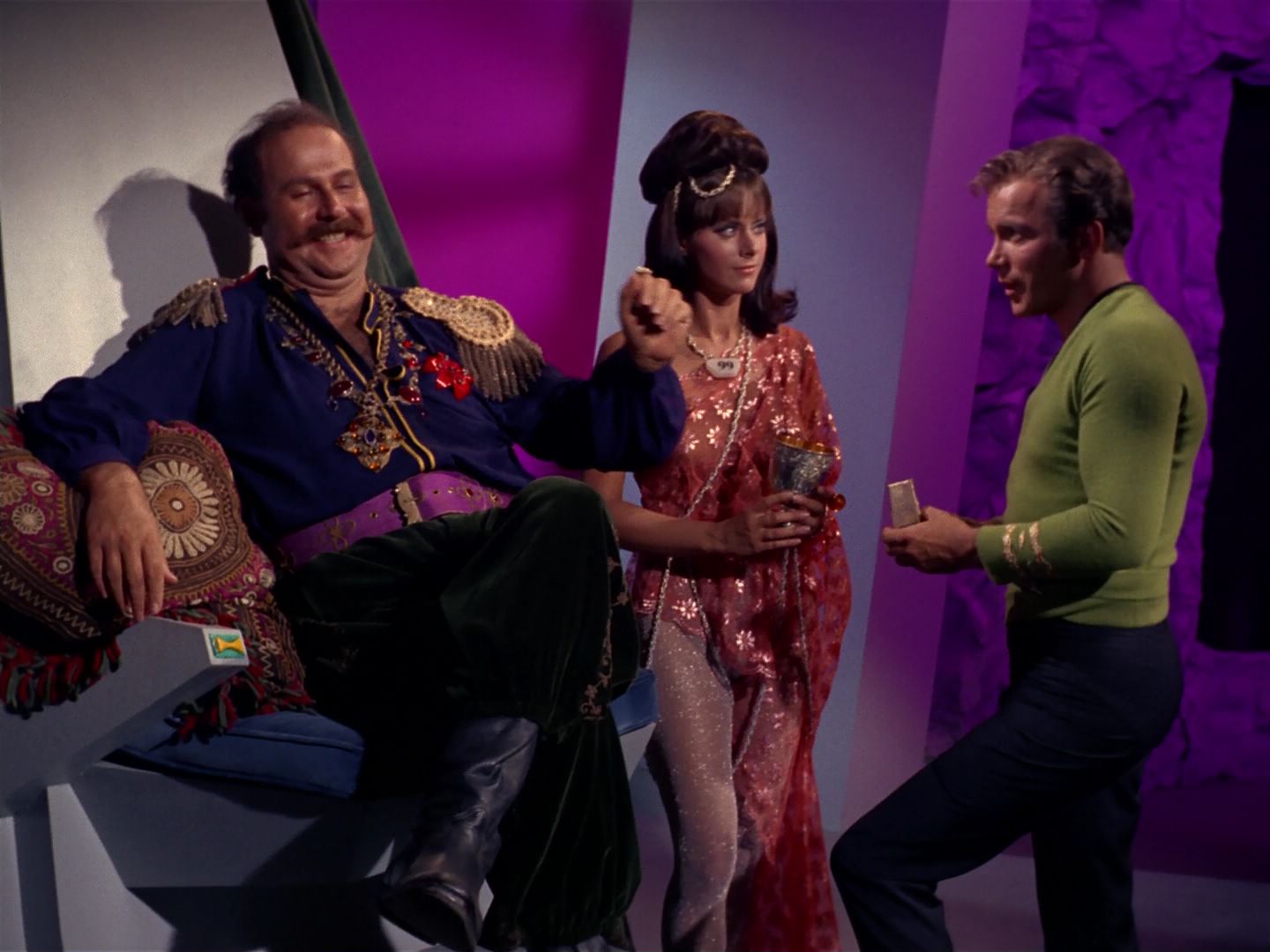 ariane179254_StarTrek_2x08_IMudd_0726.jpg